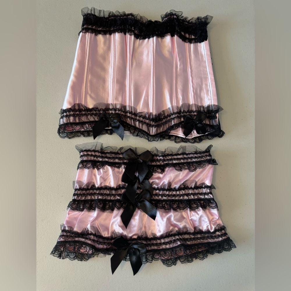 Vintage Baby Pink Satin Corset/Bloomer (XL but fits more like a medium/large)